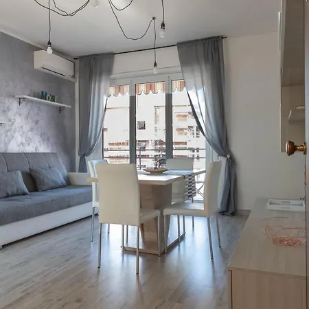 'il Girasole' Seeblick By Interhome Lejlighed *